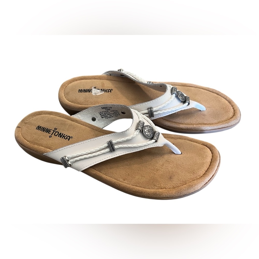 Minnetonka Silverbay Leather Thong Sandal, Women's Size 10 M, White